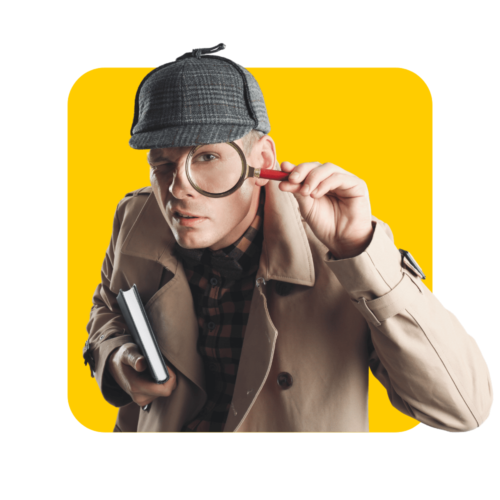 Enquêteur avec casquette, loupe et livre à la main - le manager digital