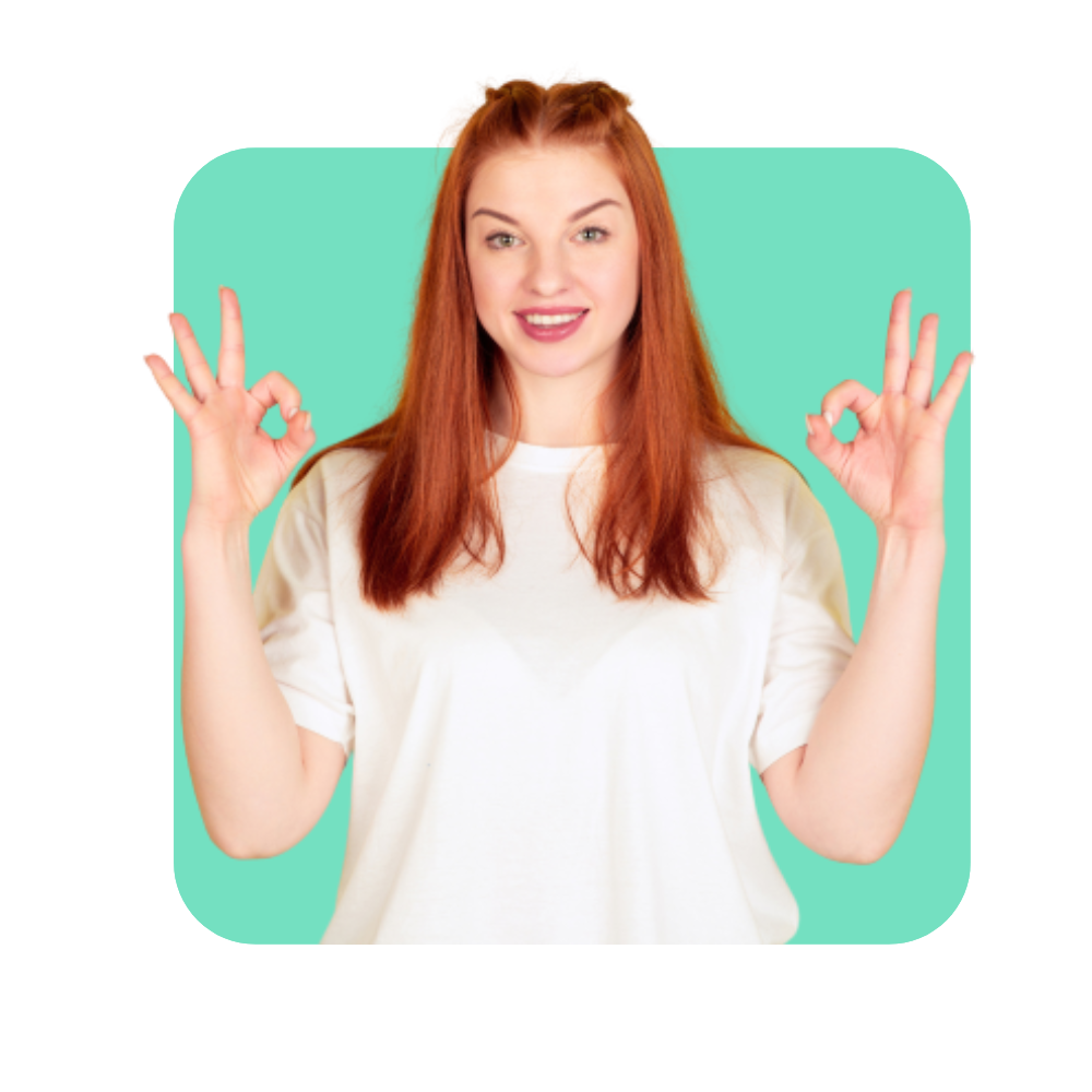 Jeune fille en T-Shirt blanc fait signe OK avec ses mains